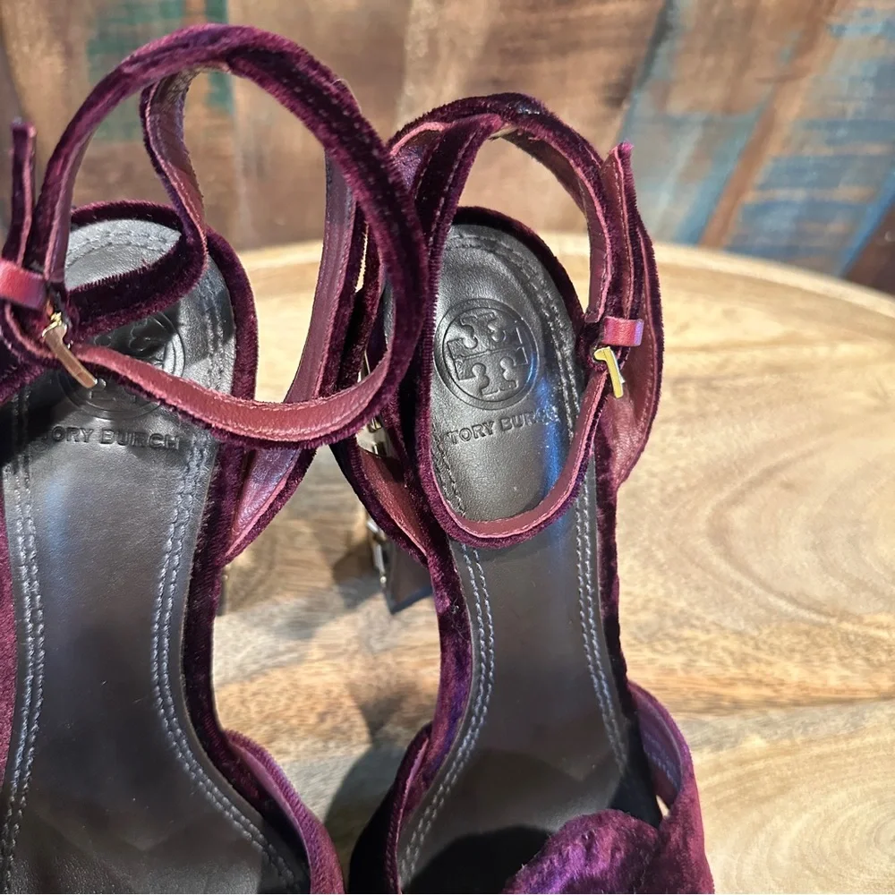 Tory Burch Rich Maroon Velvet Gold Studded Block Heels. Luxurious. U.S. 7.5 - Picture 5 of 16